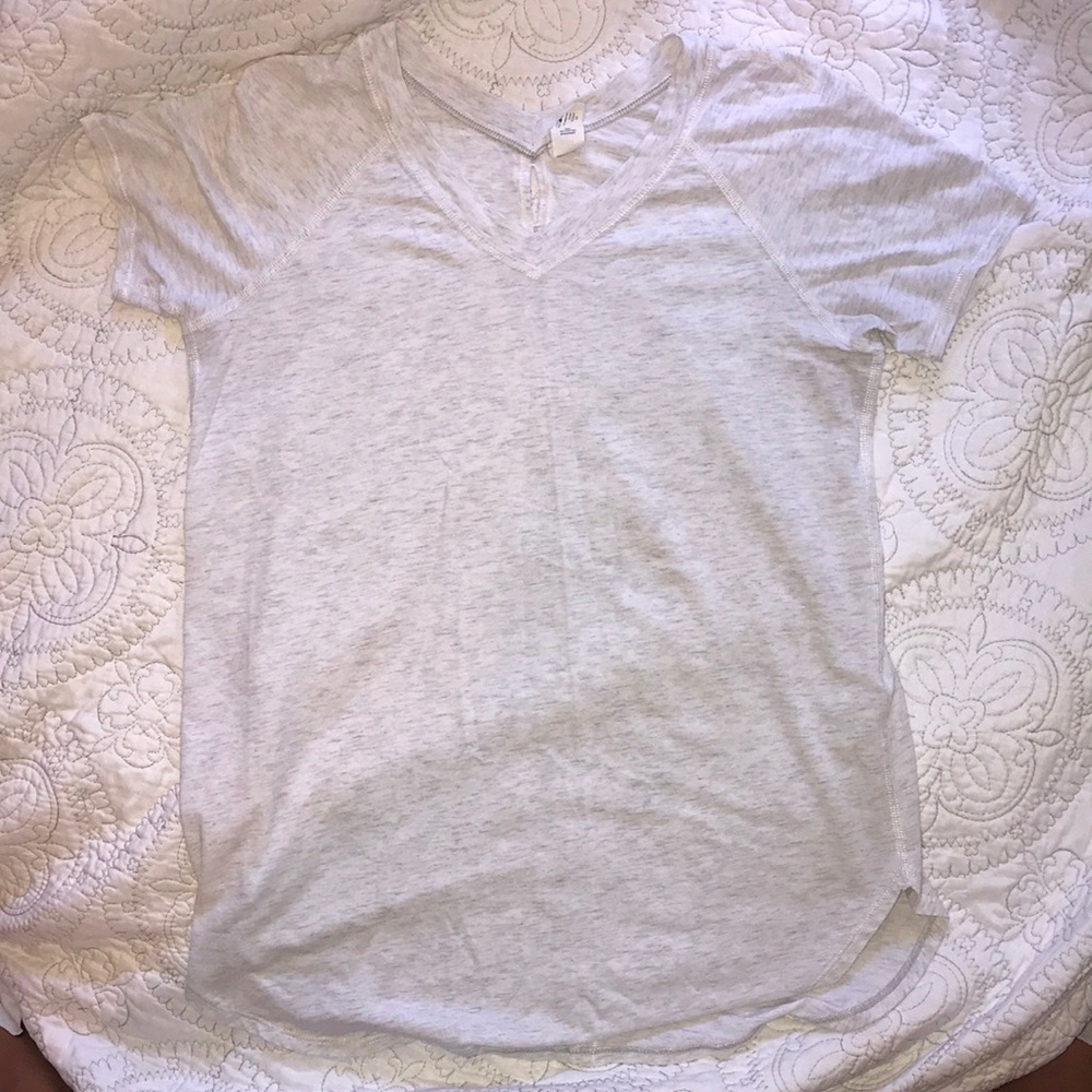 light grey/white ivivva (kids lululemon) t-shirt